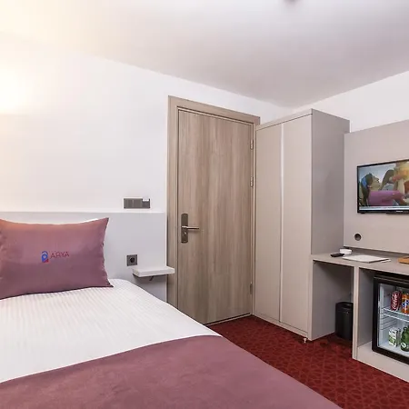 Hotel Perla Arya 2*