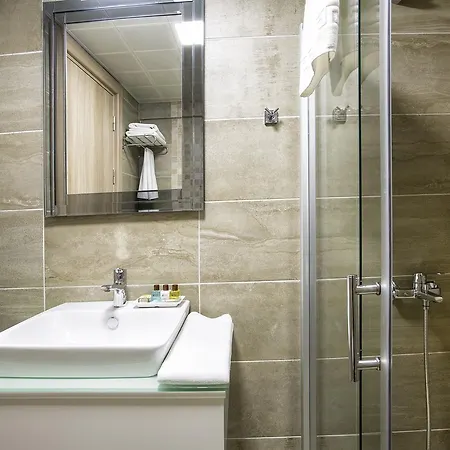 Perla Arya Hotel